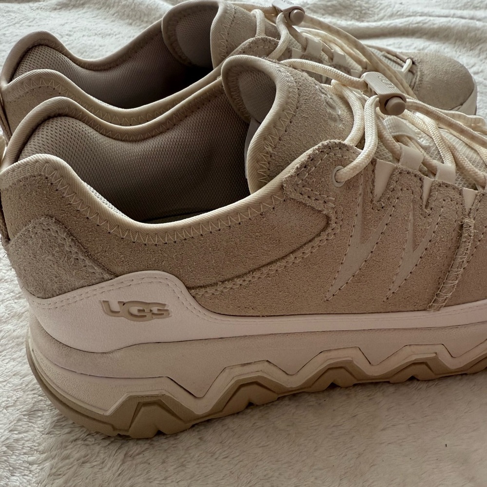 UGG Women's Captrail High cream Sneaker size 10 - Picture 7 of 10